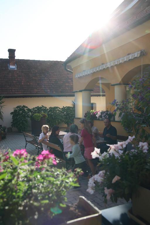 Ferienhof Uhudler-Arkaden Stegersbach Exterior foto
